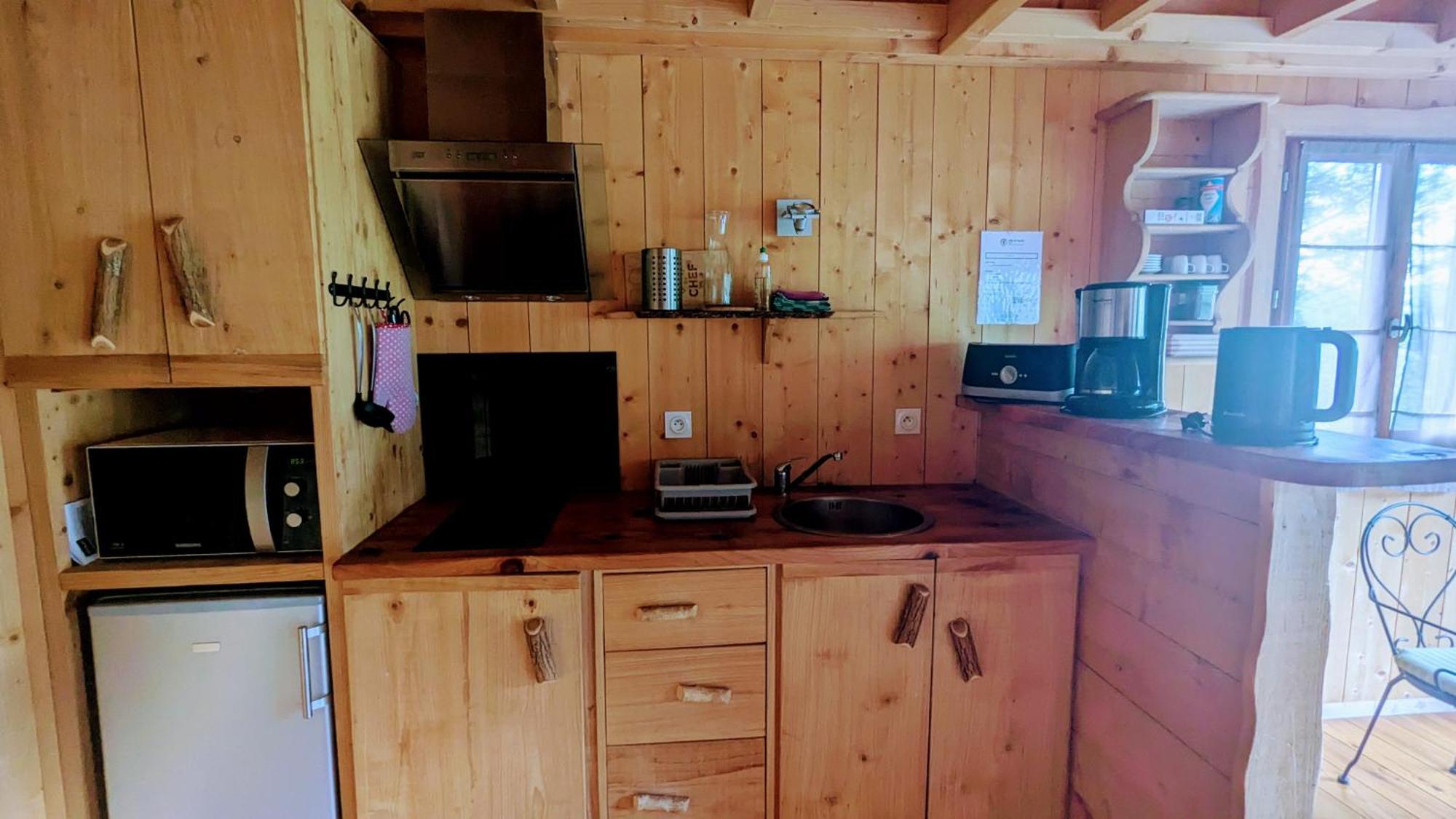 Cabanes Et Lodges Du Belvedere Serrieres-sur-Ain Bagian luar foto