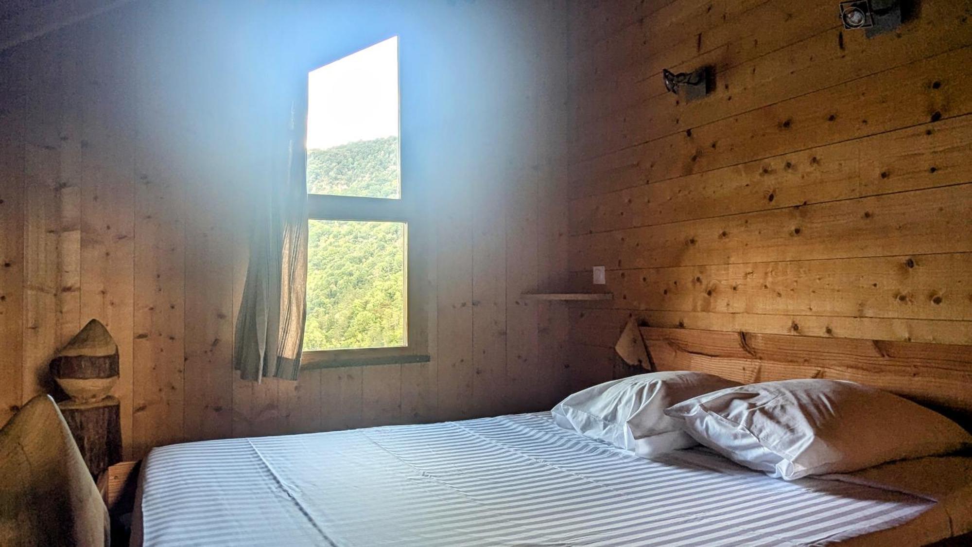 Cabanes Et Lodges Du Belvedere Serrieres-sur-Ain Bagian luar foto