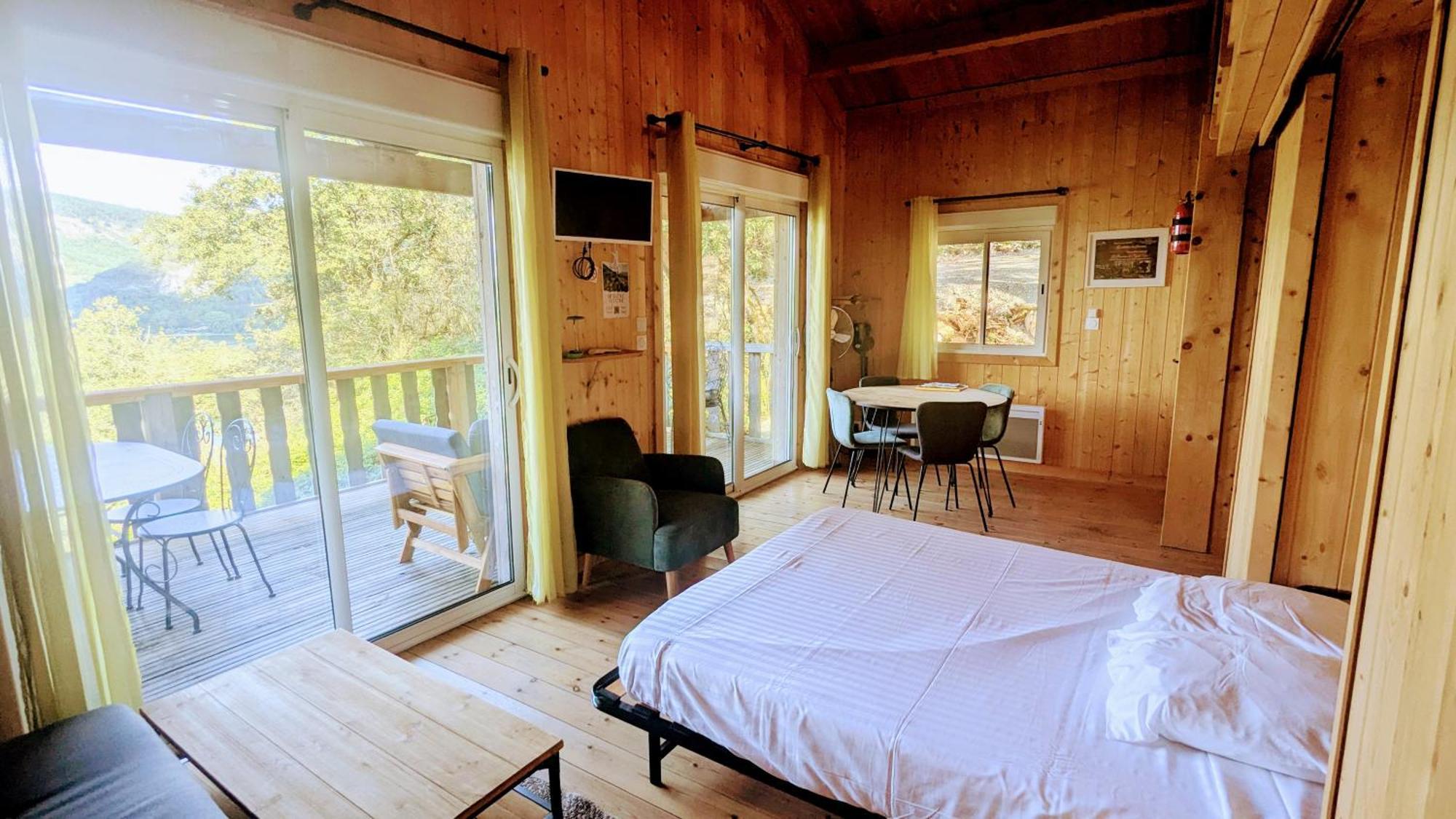 Cabanes Et Lodges Du Belvedere Serrieres-sur-Ain Bagian luar foto