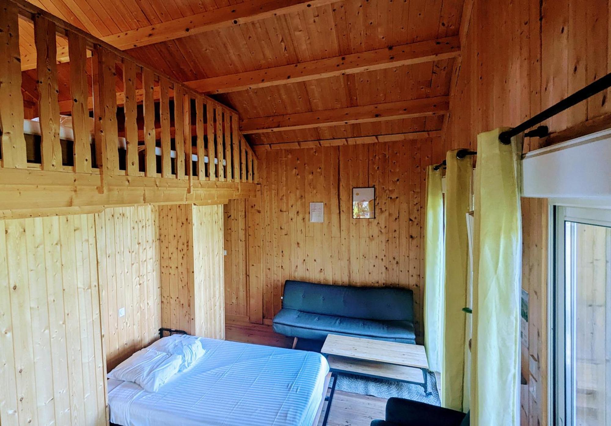 Cabanes Et Lodges Du Belvedere Serrieres-sur-Ain Bagian luar foto