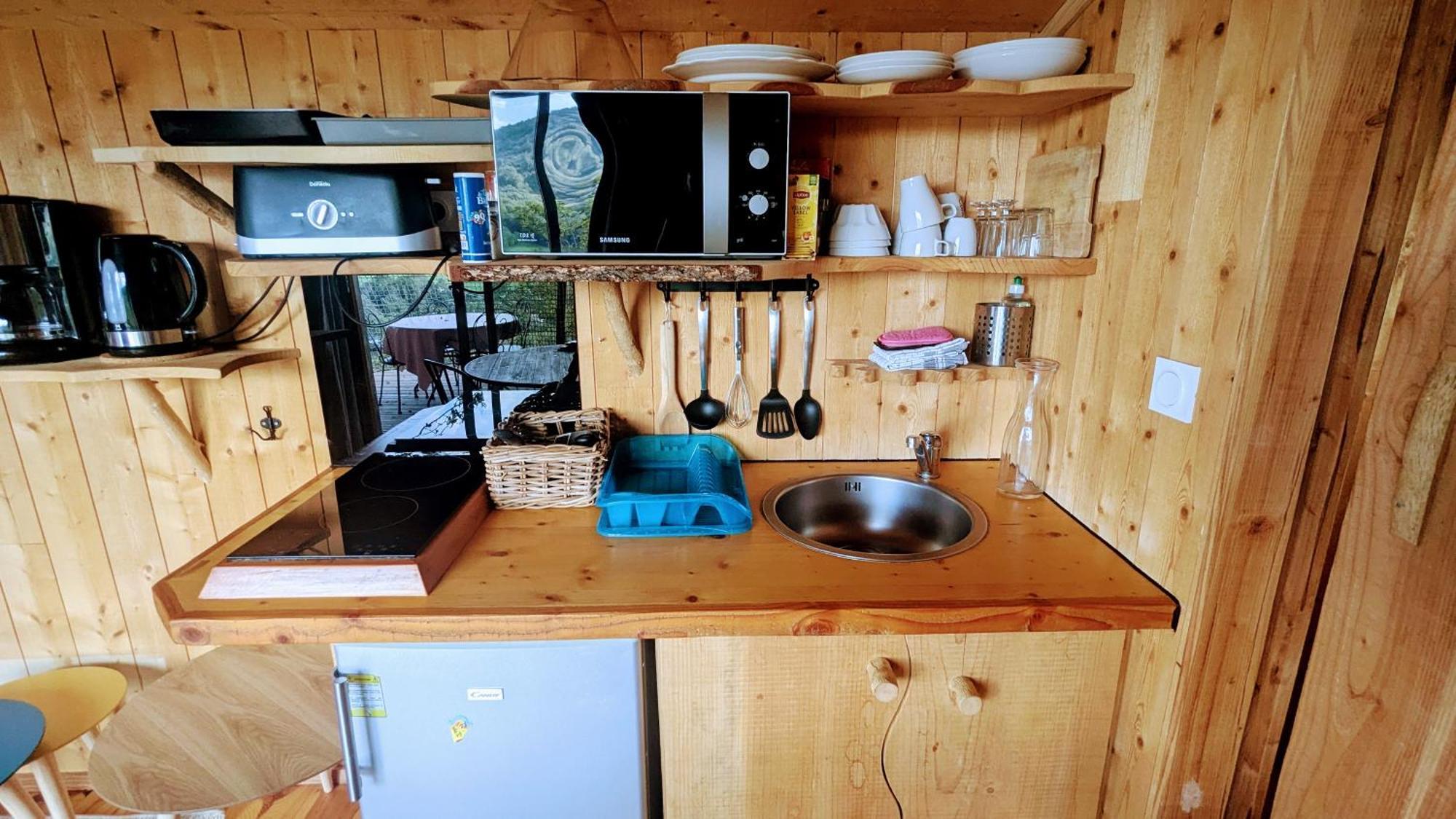 Cabanes Et Lodges Du Belvedere Serrieres-sur-Ain Bagian luar foto