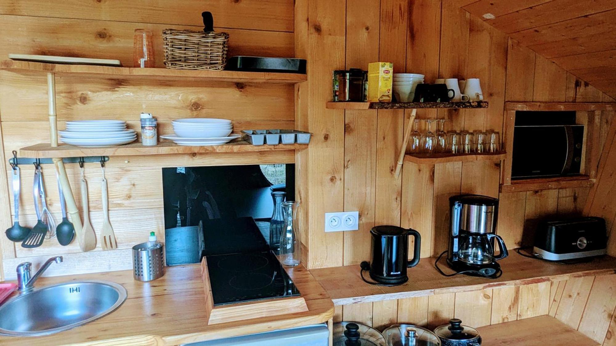 Cabanes Et Lodges Du Belvedere Serrieres-sur-Ain Bagian luar foto