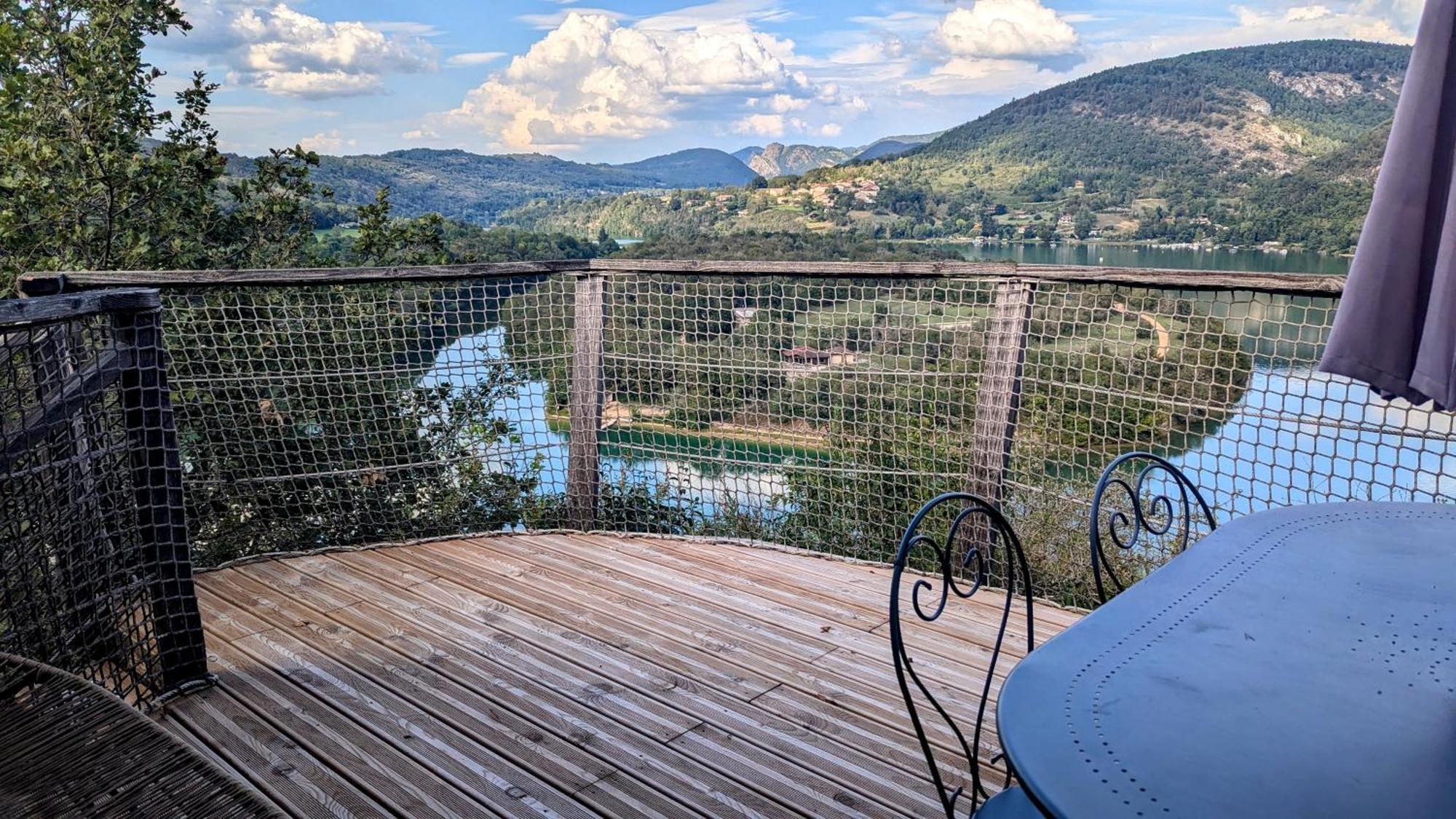 Cabanes Et Lodges Du Belvedere Serrieres-sur-Ain Bagian luar foto