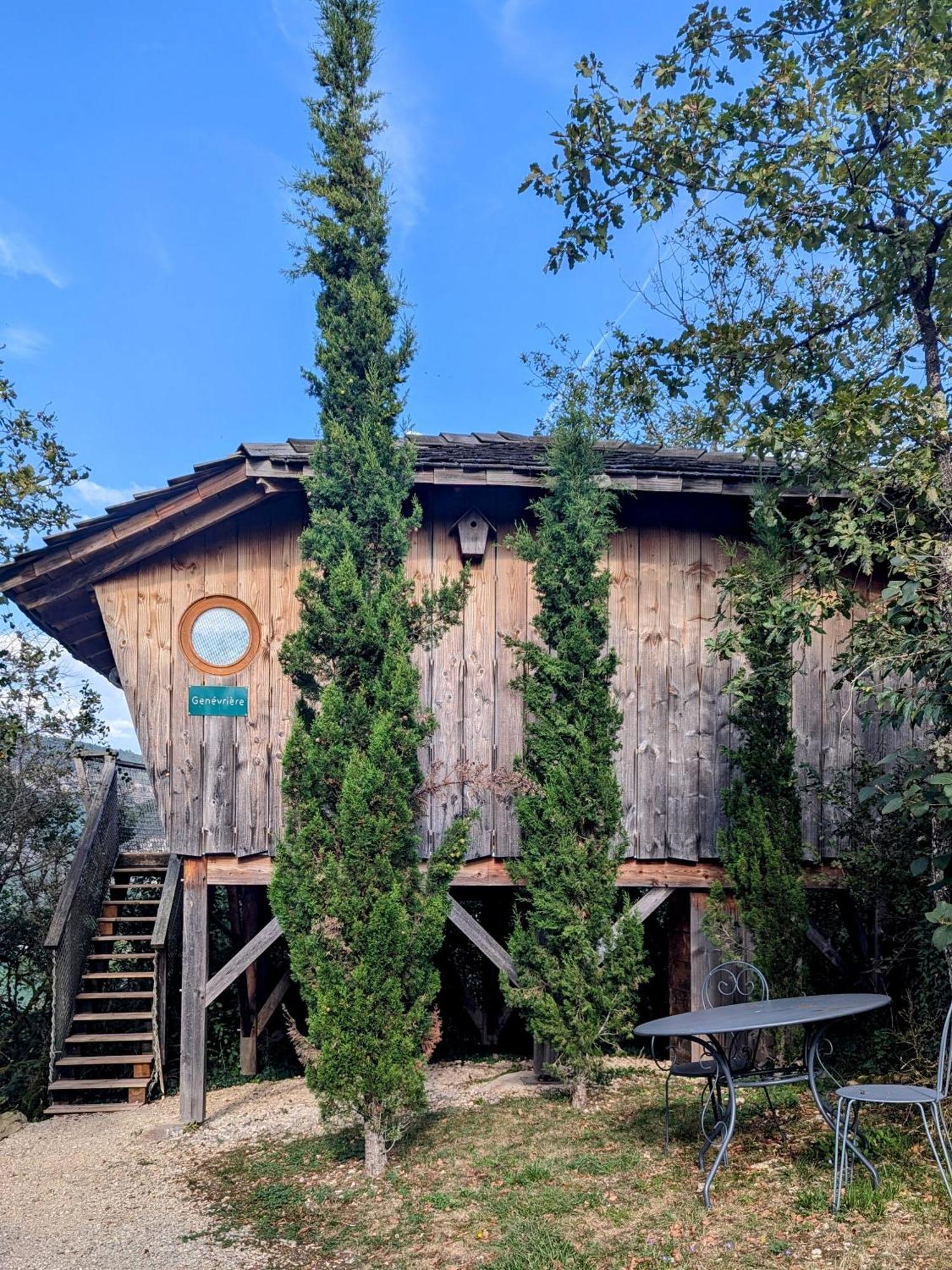 Cabanes Et Lodges Du Belvedere Serrieres-sur-Ain Bagian luar foto