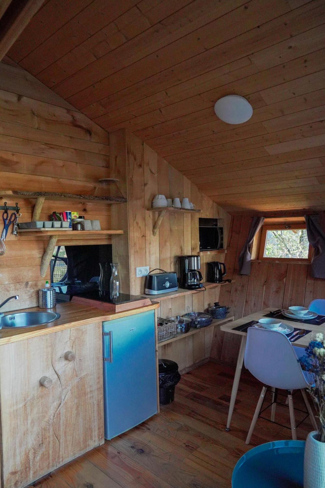 Cabanes Et Lodges Du Belvedere Serrieres-sur-Ain Bagian luar foto