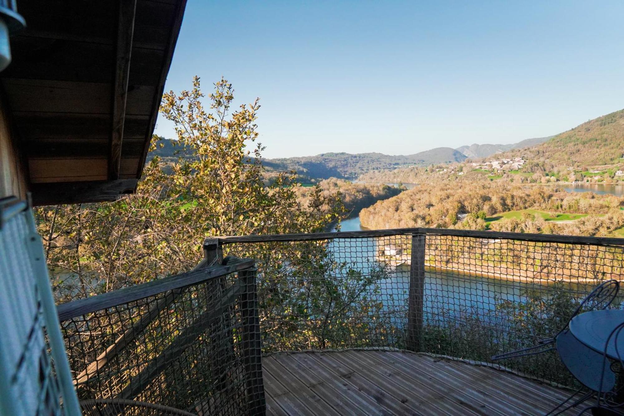 Cabanes Et Lodges Du Belvedere Serrieres-sur-Ain Bagian luar foto