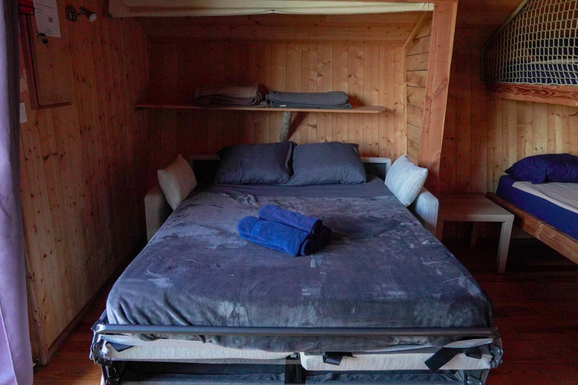 Cabanes Et Lodges Du Belvedere Serrieres-sur-Ain Bagian luar foto