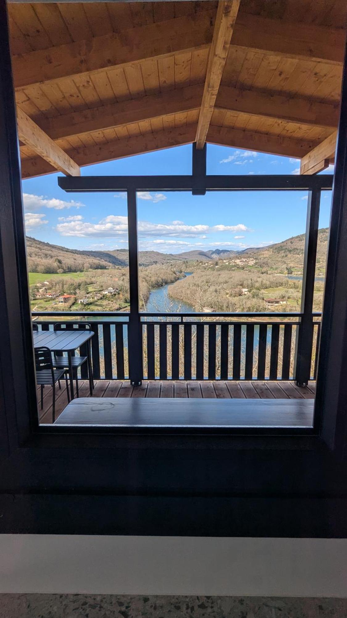 Cabanes Et Lodges Du Belvedere Serrieres-sur-Ain Bagian luar foto