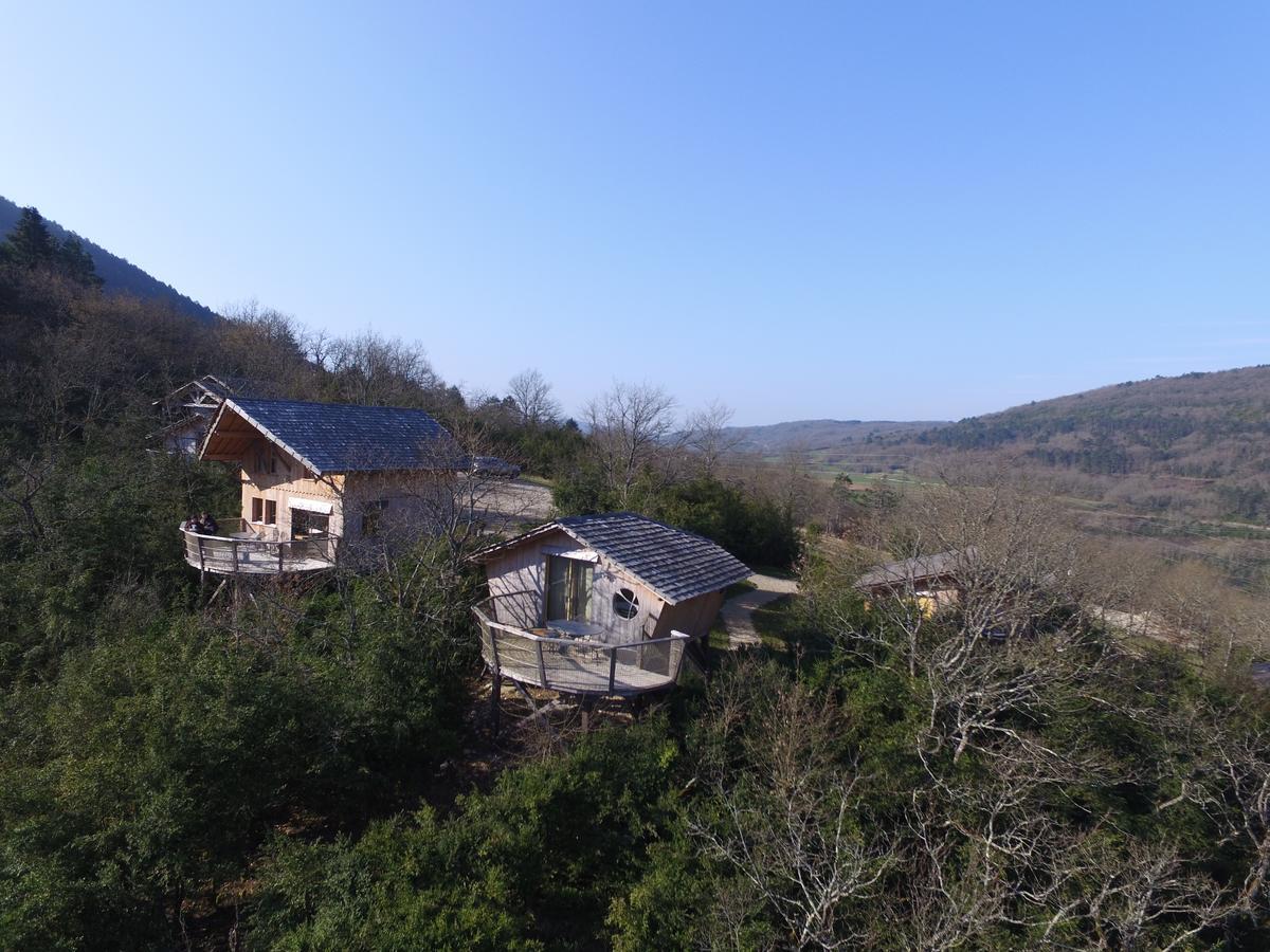 Cabanes Et Lodges Du Belvedere Serrieres-sur-Ain Bagian luar foto