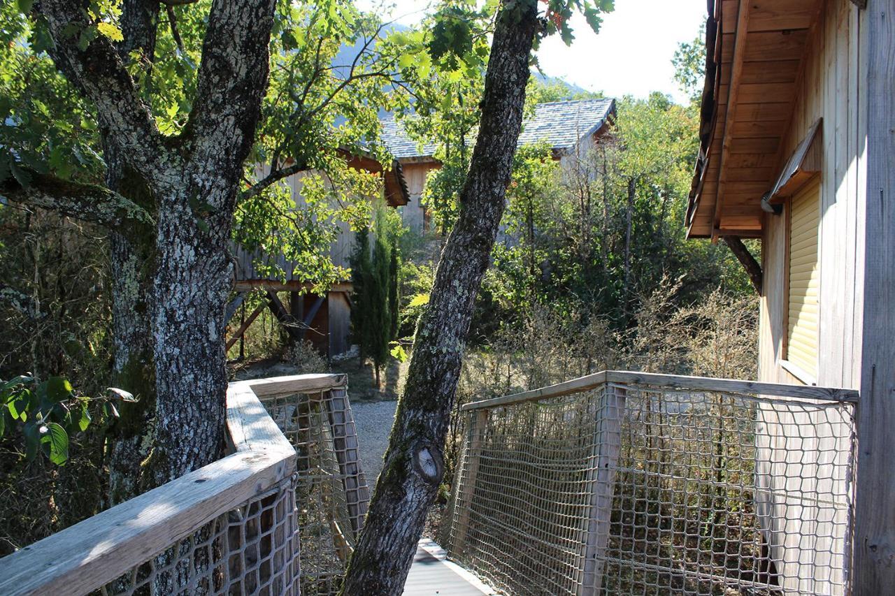 Cabanes Et Lodges Du Belvedere Serrieres-sur-Ain Bagian luar foto